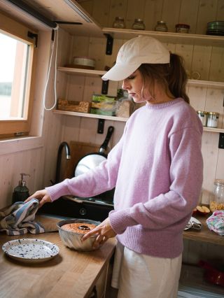 Víkend volá po bábovce 😁🤌🏼🍰 A tohle krásné podzimní počasí dovoluje nosit svetry i jinak než nabalené pod kabátem v...